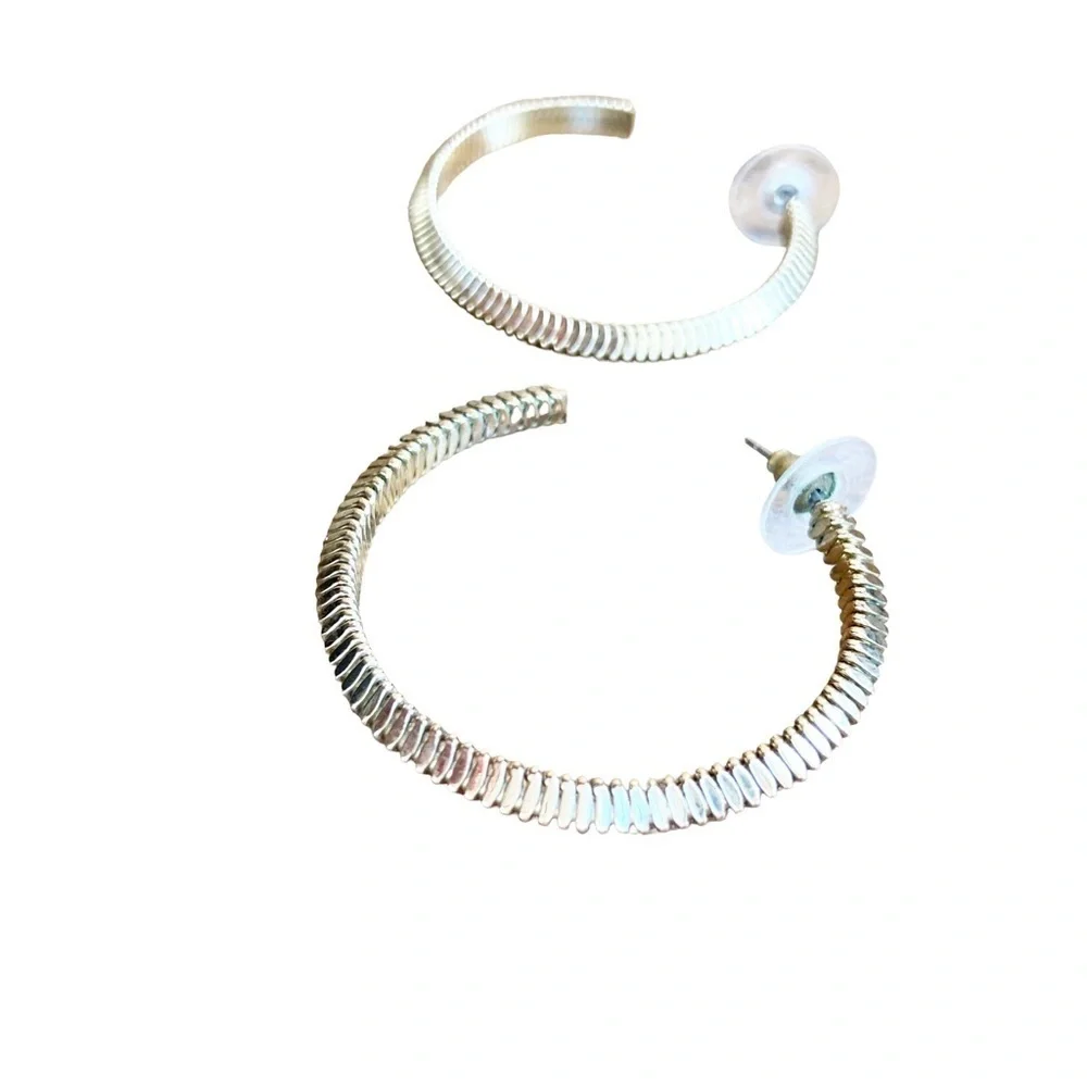 BaubleBar Women's Jewelry Coiled Hoop Earrings Gold Textured Comfortable 1.5
